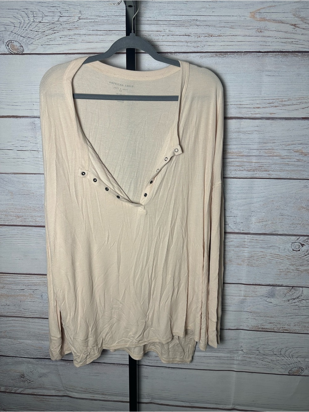 XXL American Eagle Outfitters Cream Long Sleeve Henley Top with Snap Placket